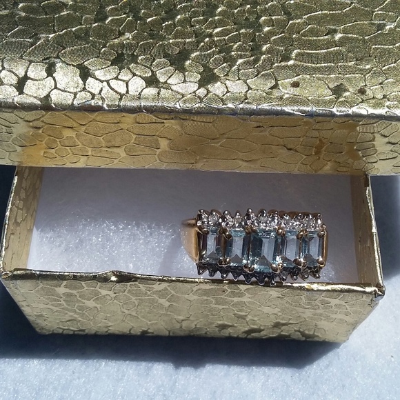 14k Gold Aqua Marine and Diamond Ring - Picture 4 of 5